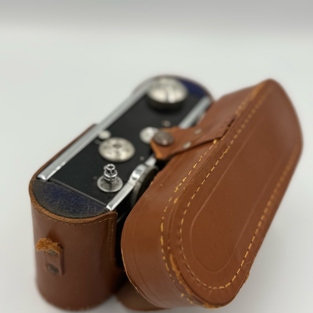 Vintage 1950's Argus 50MM Rangefinder C3 Camera w/Film/Leather Case "The Brick"‎ - Picture 4 of 6